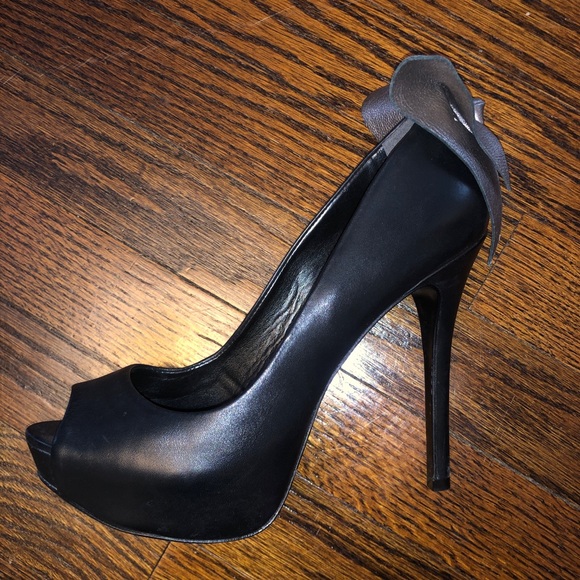 Shoes - ALDO Black Leather Platform Pumps with Pewter Bow